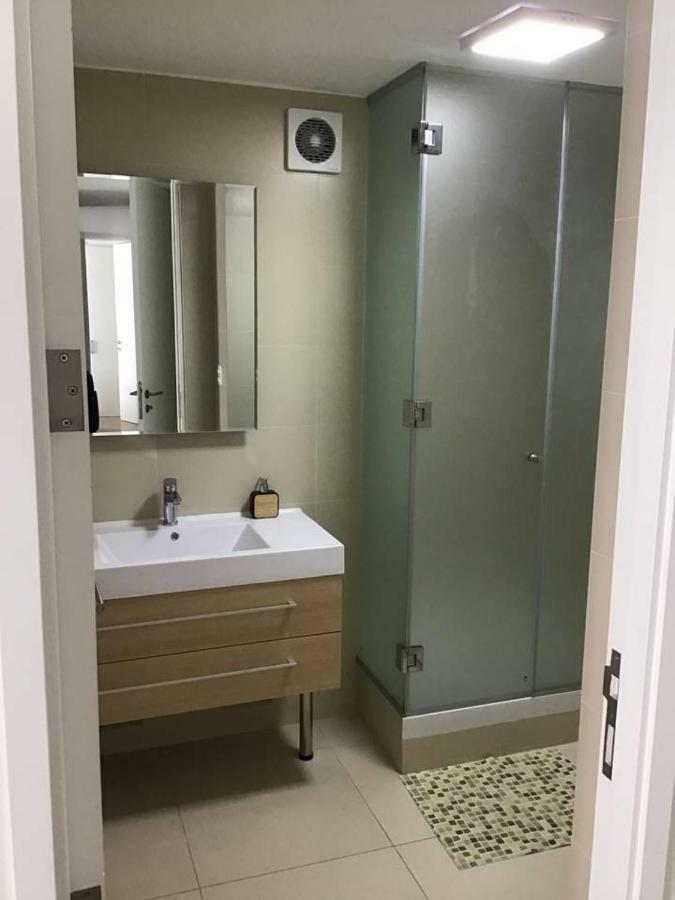 Moderno Departamento Miraflorino Con Aire Acondicionado Apartment Лима Екстериор снимка